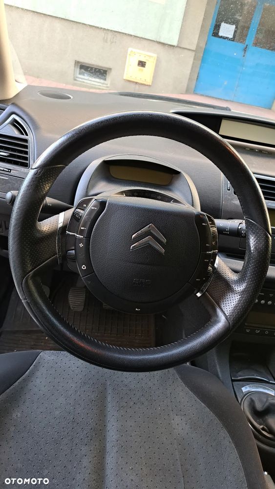 Citroën C4 2.0 16V Exclusive - 6