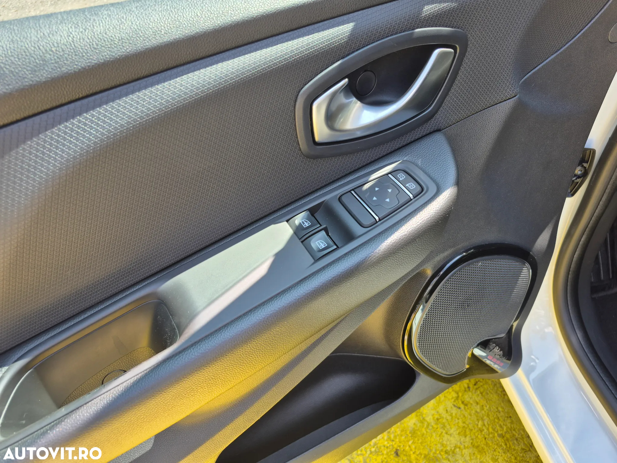 Renault Clio (Energy) dCi 90 Start & Stop LIMITED - 17