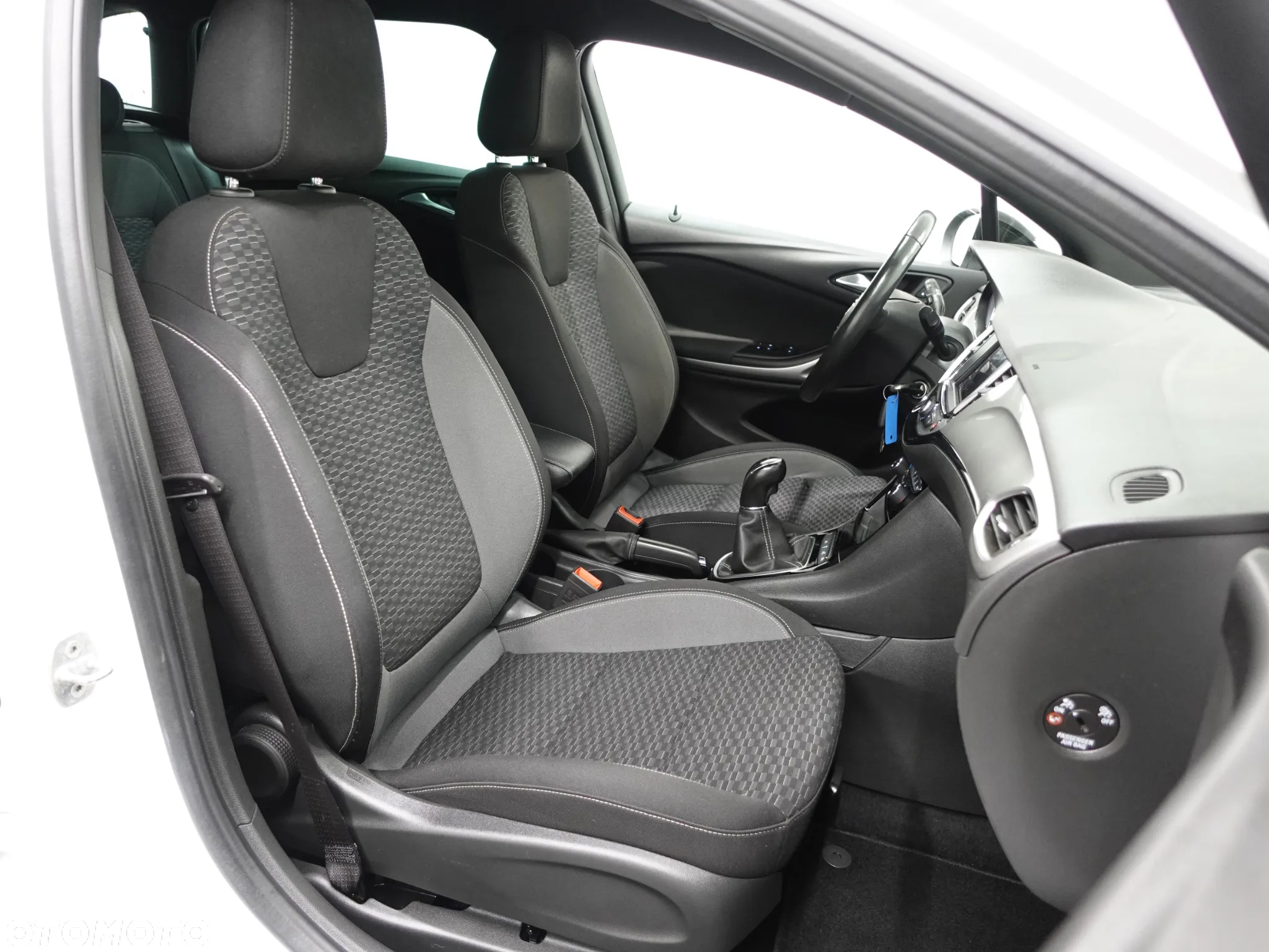 Opel Astra 1.2 Turbo Start/Stop Sports Tourer Edition - 28