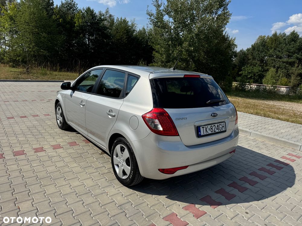 Kia Ceed 1.4 CVVT Attract - 4