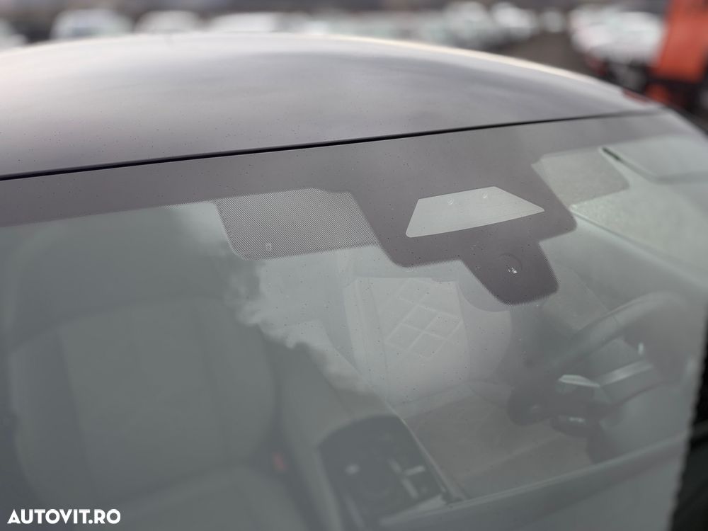 BMW Seria 5 520d xDrive AT MHEV - 36