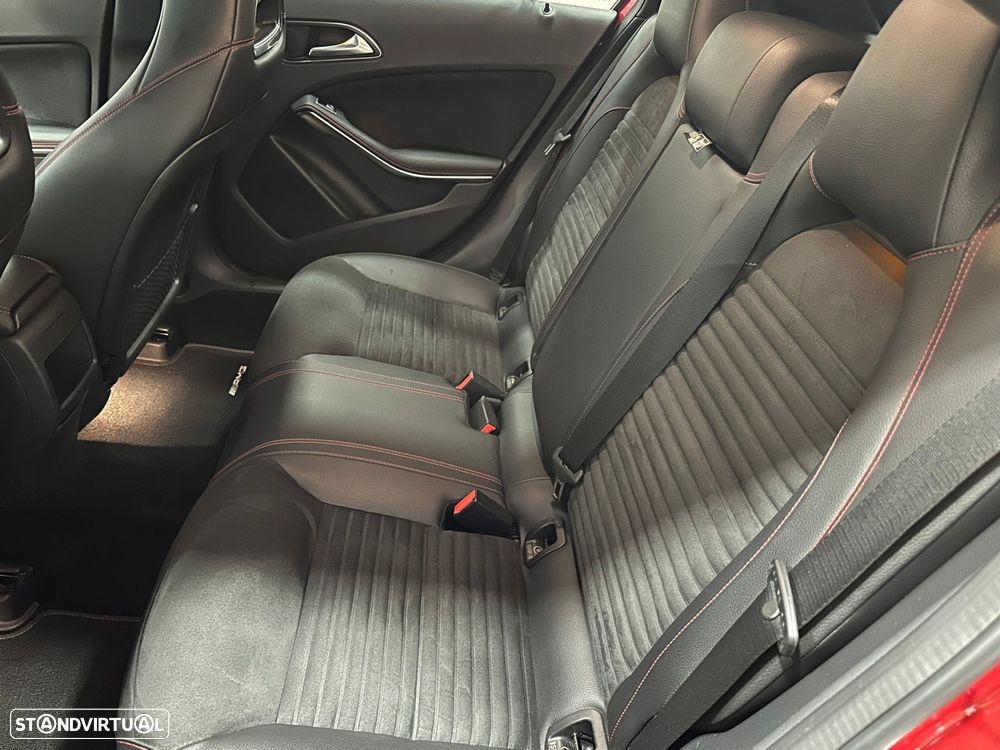 Mercedes-Benz A 160 CDI AMG Line - 24