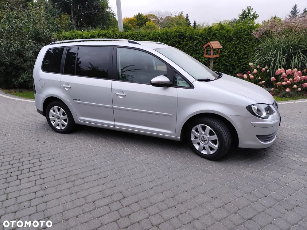 Volkswagen Touran 2010 photo 5