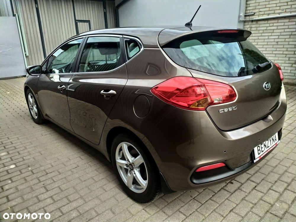Kia Ceed 1.6 GDI Dream Team Edition - 5