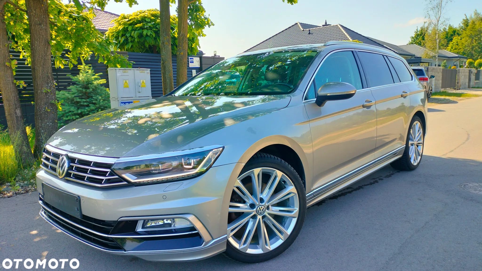 Volkswagen Passat - 1