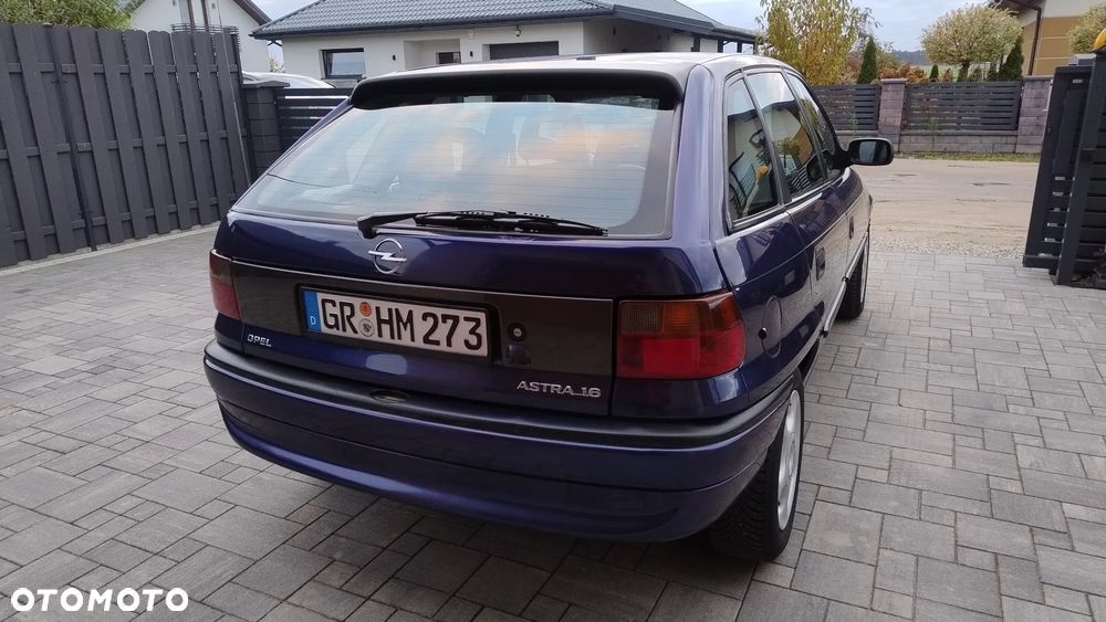 Opel Astra 1.6 - 26