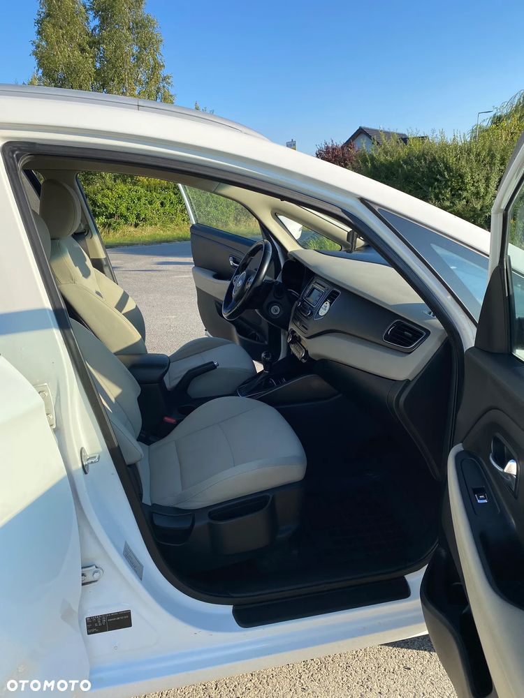 Kia Carens - 6