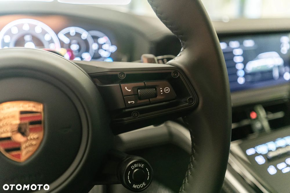 Porsche Panamera 4 - 19