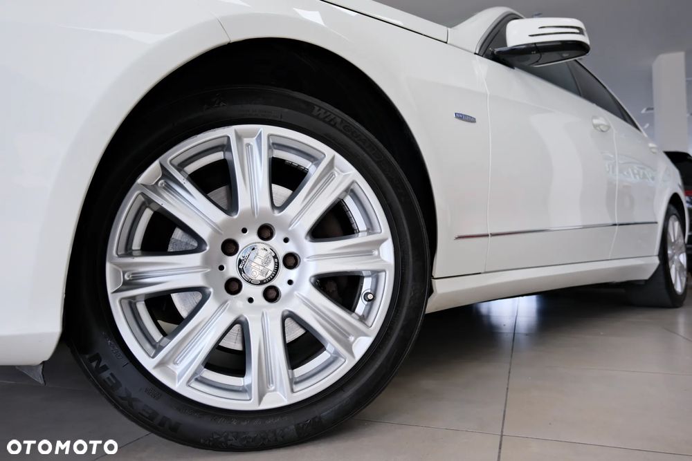 Mercedes-Benz Klasa E 350 CDI DPF BlueEFFICIENCY 7G-TRONIC Avantgarde - 23