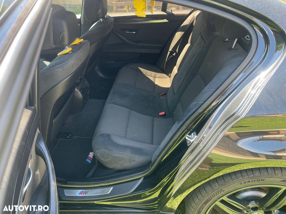 BMW Seria 5 525d xDrive - 12