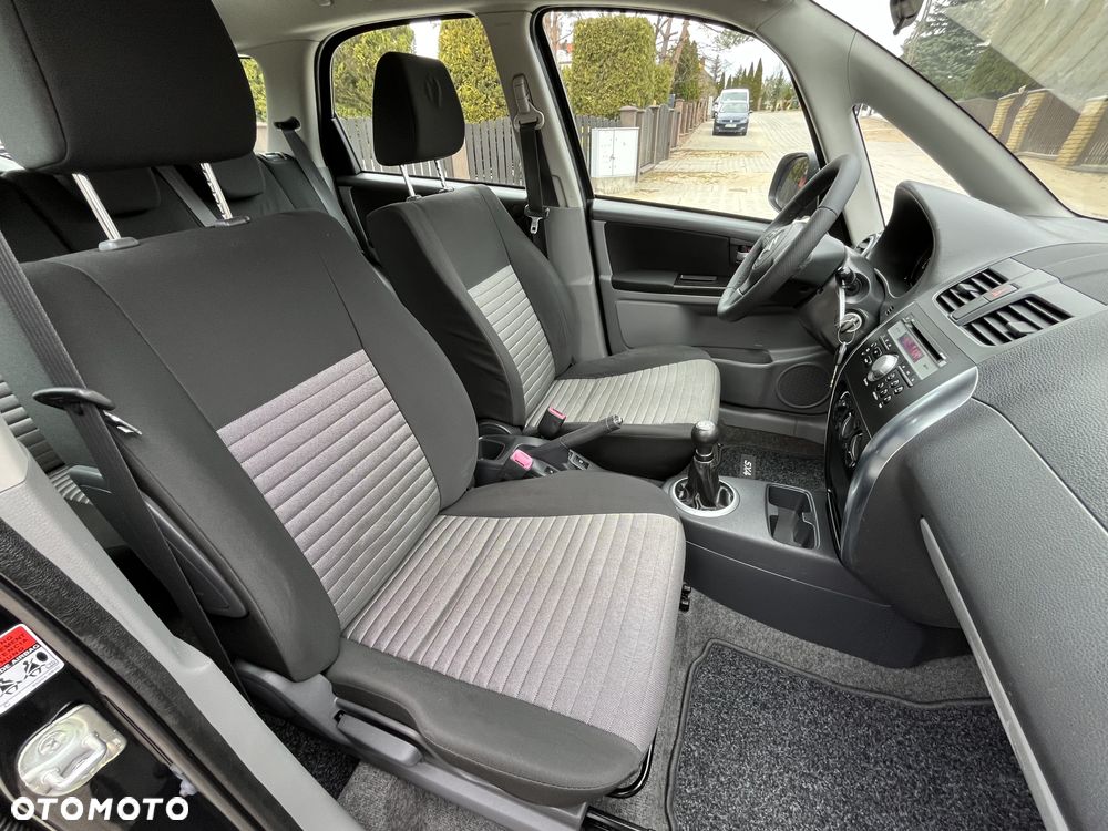 Suzuki SX4 Classic 1.6 VVT 4x4 Comfort - 13