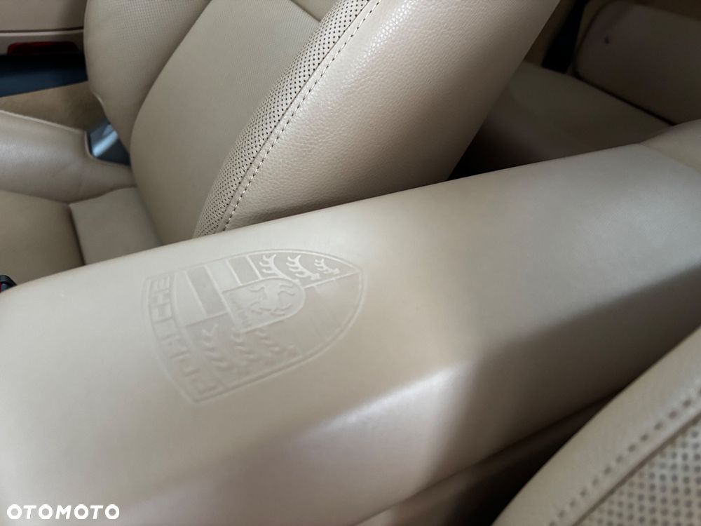 Porsche 911 Carrera 4 PDK - 6