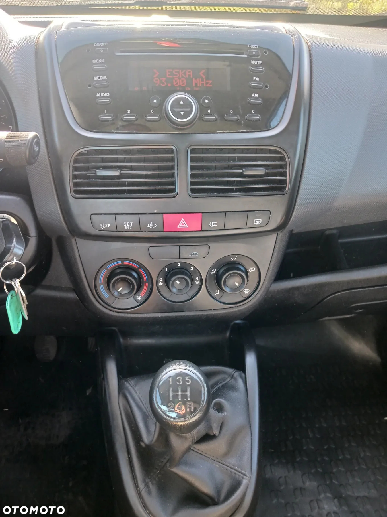 Fiat DOBLO 1.3 TDI 90KM 2014r Izoterma Chłodnia Mroźnia Agregat CARRIER Xarios 200 230V -29 +20 - 7