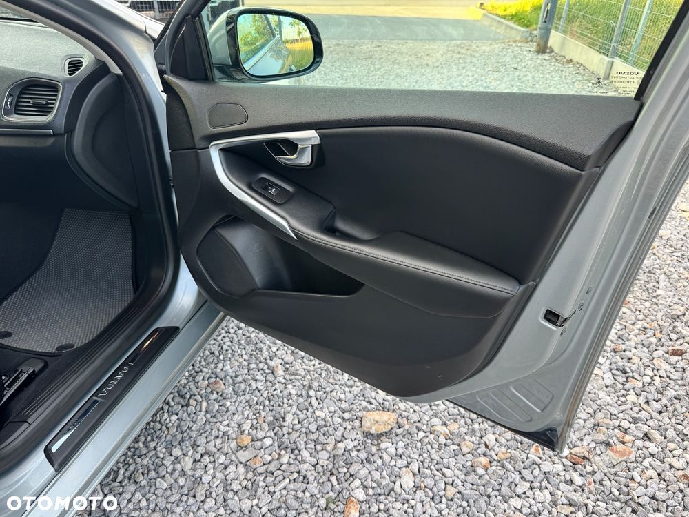 Volvo V40 D2 Momentum - 18