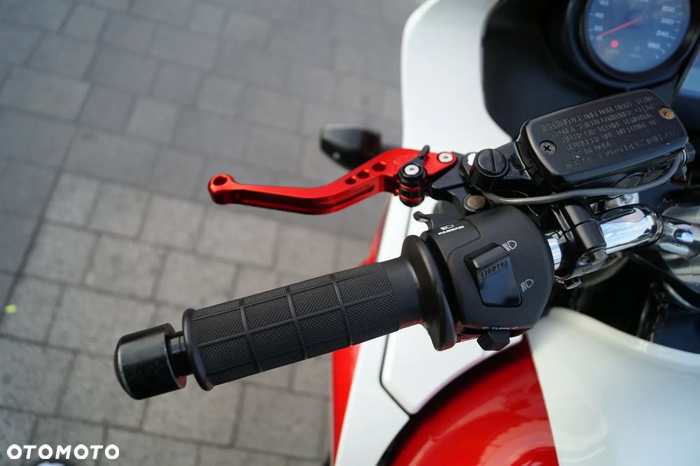 Honda CB - 12