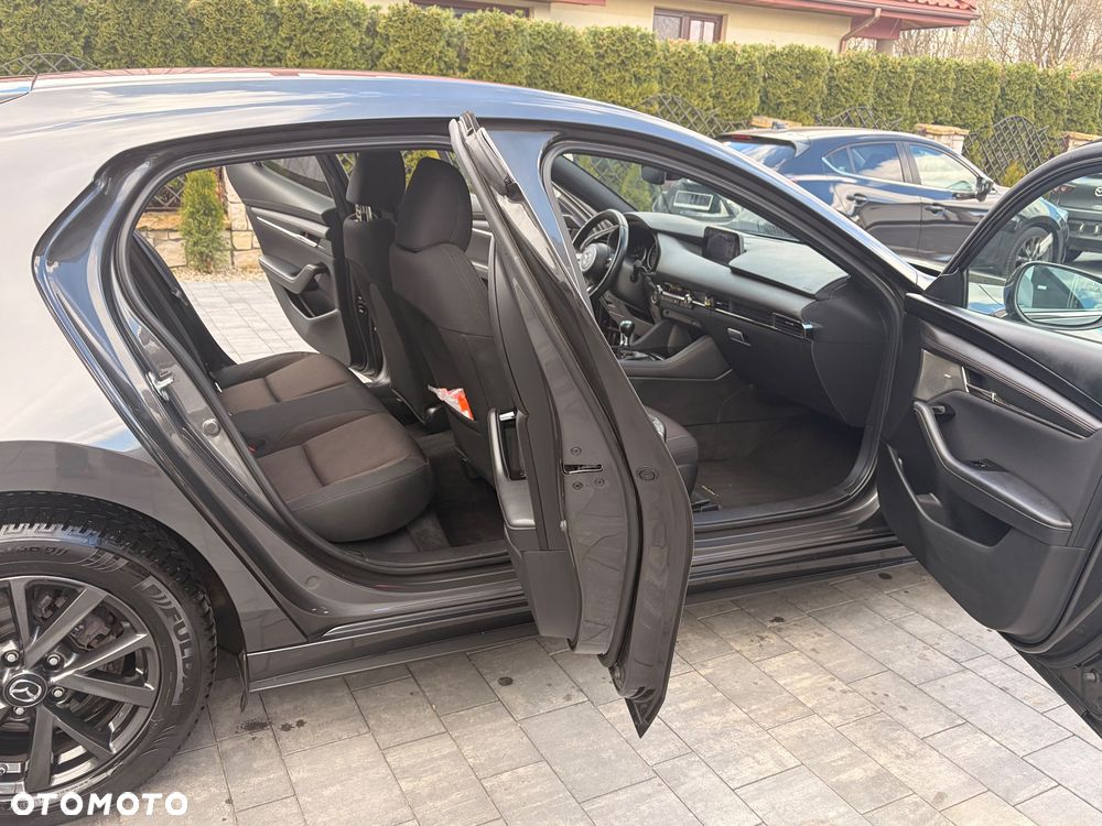 Mazda 3 2.0 mHEV Hikari - 11