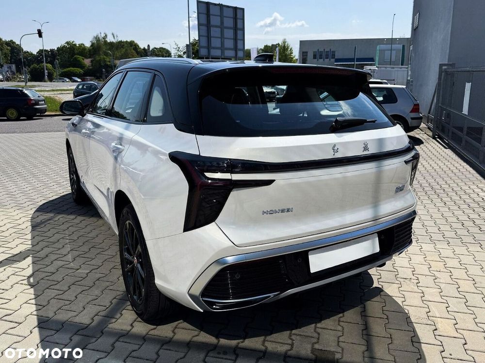 Hongqi HS3 - 6