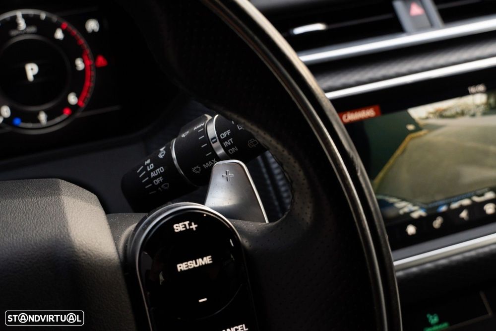 Land Rover Range Rover Velar 2.0 D R-Dynamic - 38