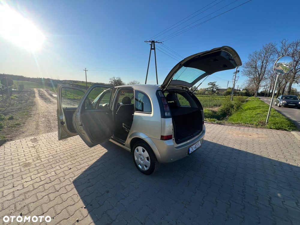 Opel Meriva 1.8 16V Cosmo Easytronic - 24