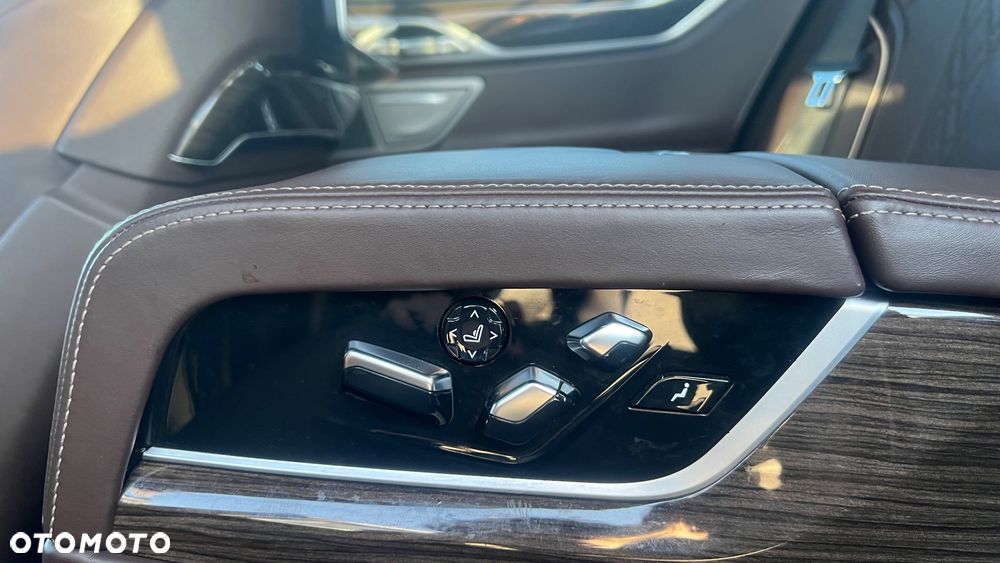 BMW Seria 7 750d xDrive - 36