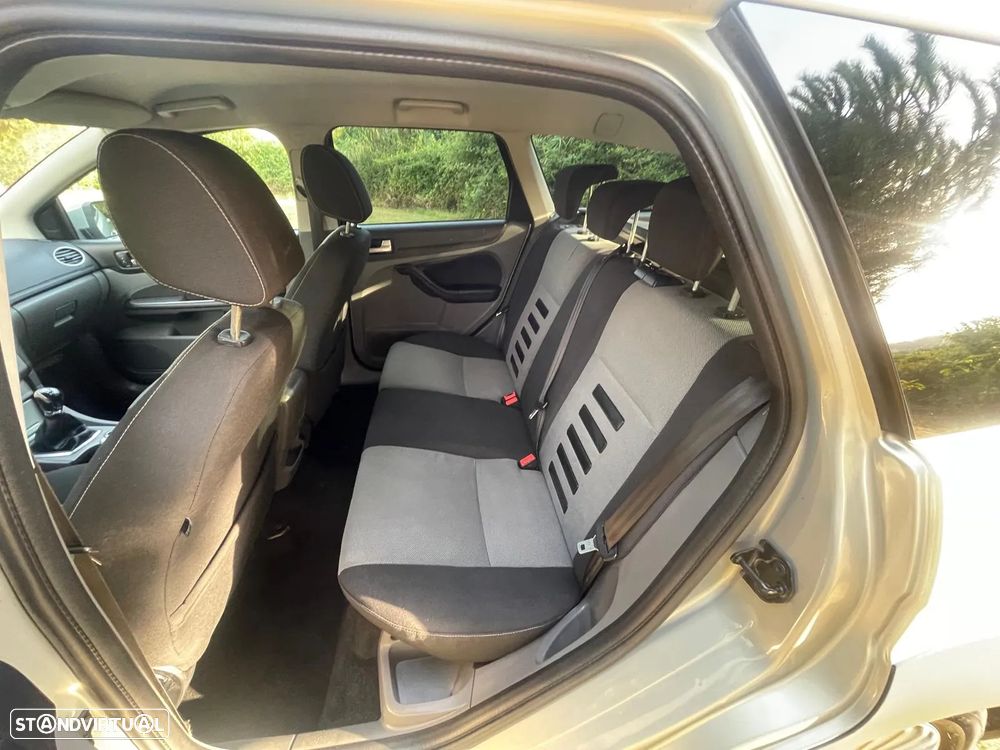 Ford Focus SW 1.6 TDCi DPF Titanium - 4