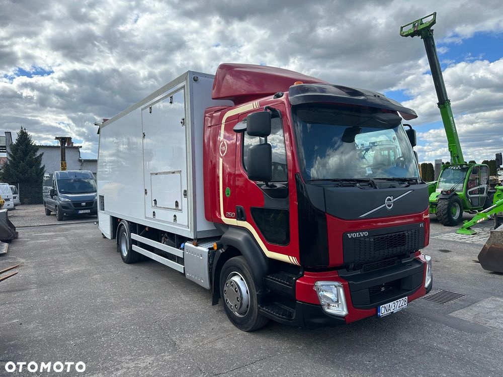 Volvo FL 250 MYJKA KOMUNALNA - 2