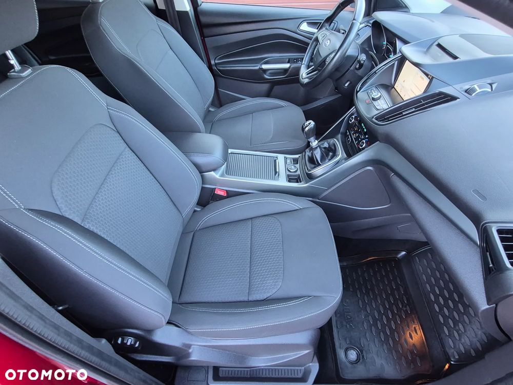 Ford Kuga - 24