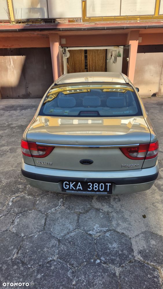 Renault Megane 1.4 RN 16V - 5