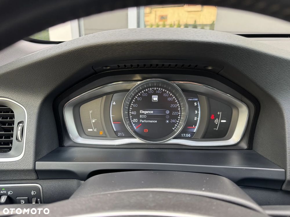 Volvo S60 D2 Summum - 19