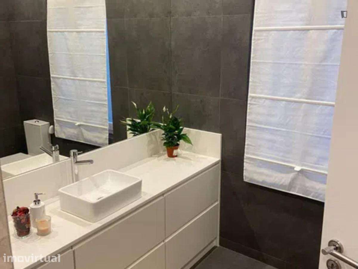 Quarto - localizado em Lisbon - Grande imagem: 3/4