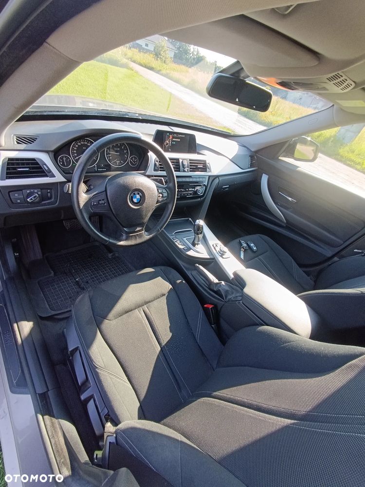 BMW Seria 3 320i - 6
