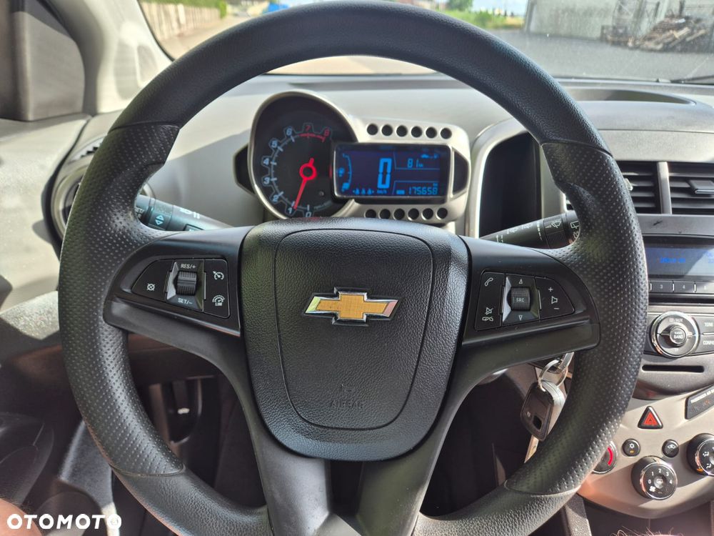 Chevrolet Aveo - 17