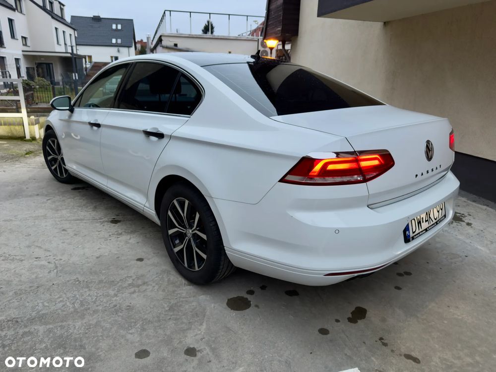 Volkswagen Passat - 15