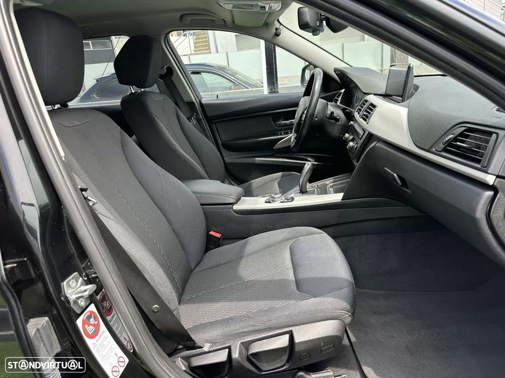 BMW 318 d Aut. Sport Line - 52