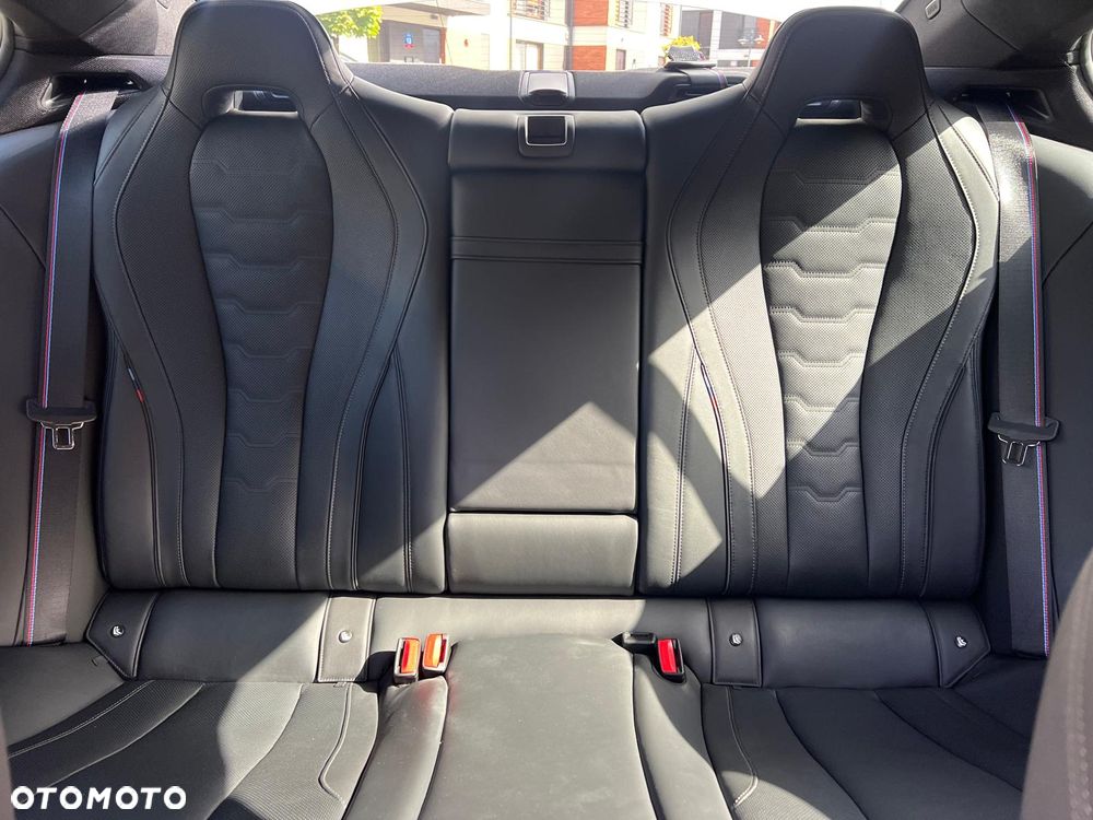 BMW Seria 8 - 30