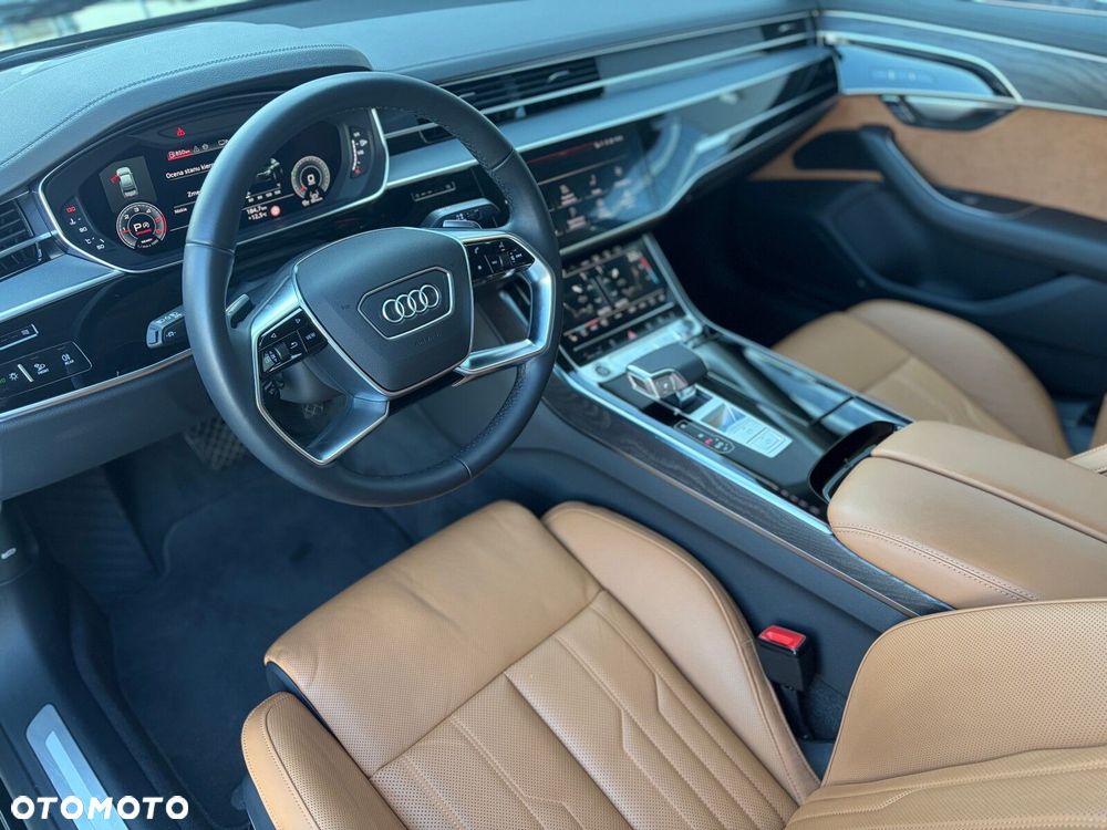 Audi A8 - 12