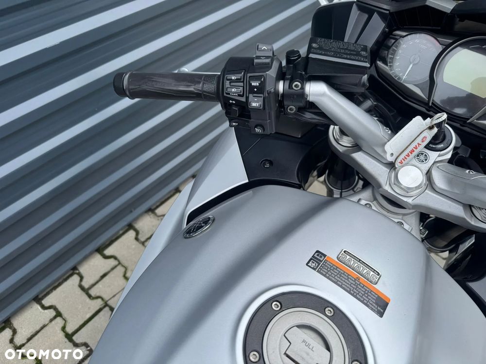 Yamaha FJR - 9