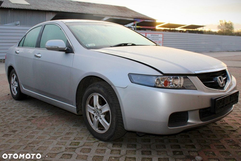 Honda Accord VII 2005 2.0i K20A6 Sedan (MASKA, ZDERZAK, LAMPA, BŁOTNIK, DRZWI, SZYBA, FOTEL) - 2