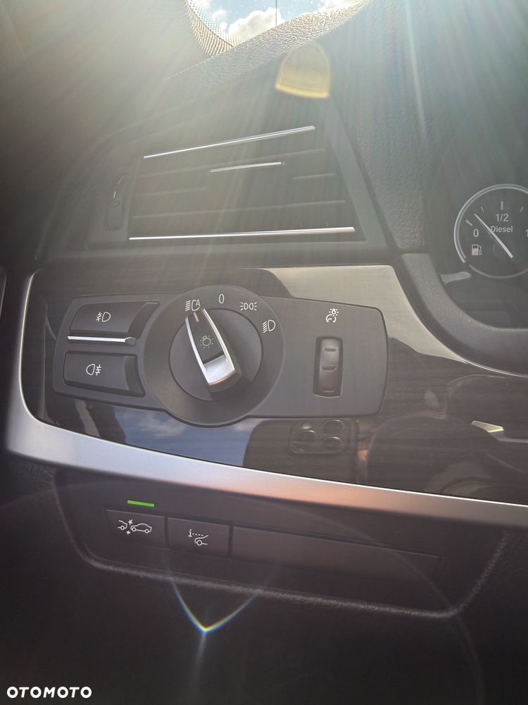 BMW Seria 5 530d xDrive - 12
