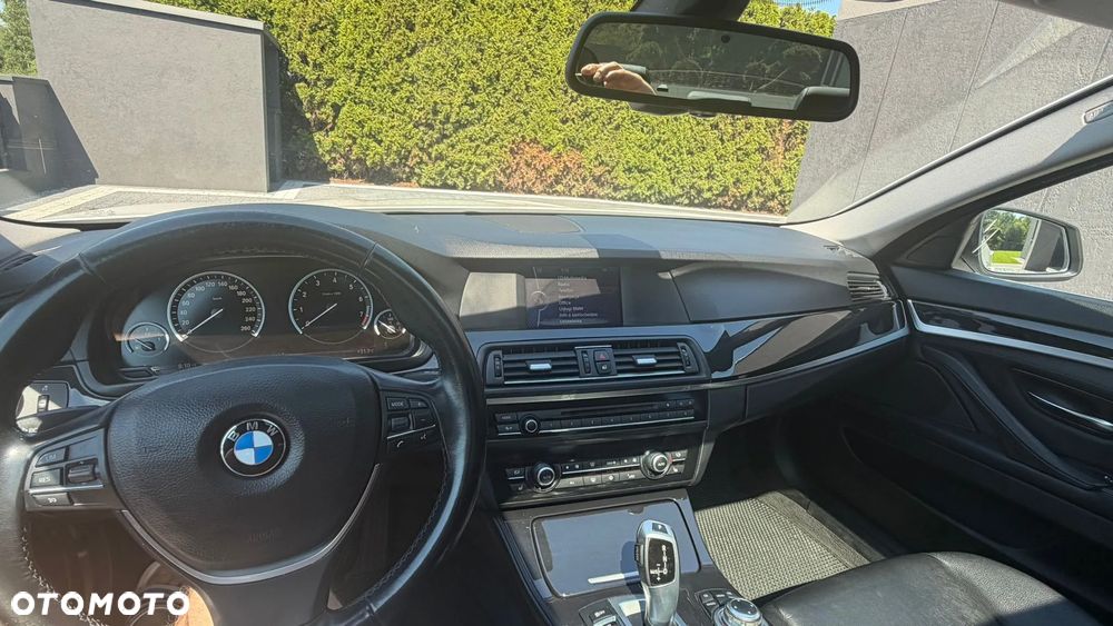 BMW Seria 5 520i - 10