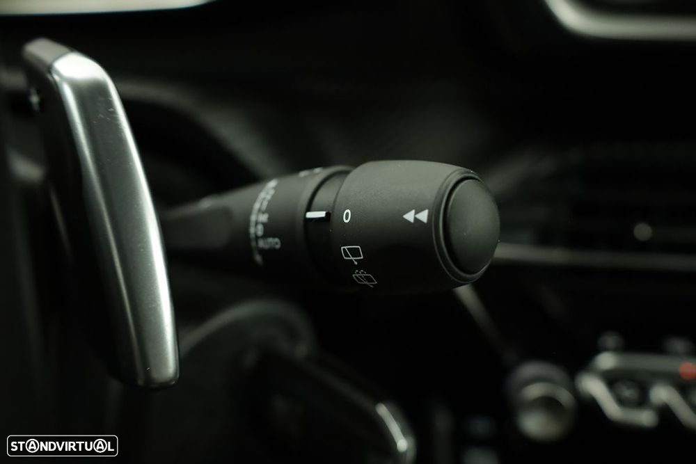 Peugeot 2008 1.2 PureTech Allure Pack EAT8 - 20