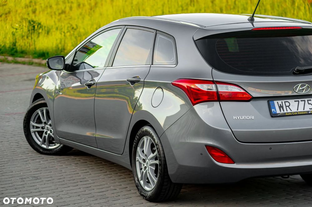 Hyundai i30 blue Kombi 1.6 GDi Style - 13