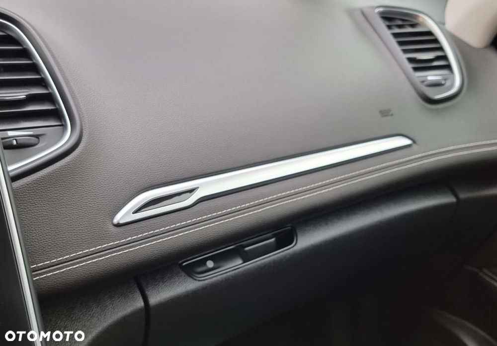 Renault Grand Scenic - 15