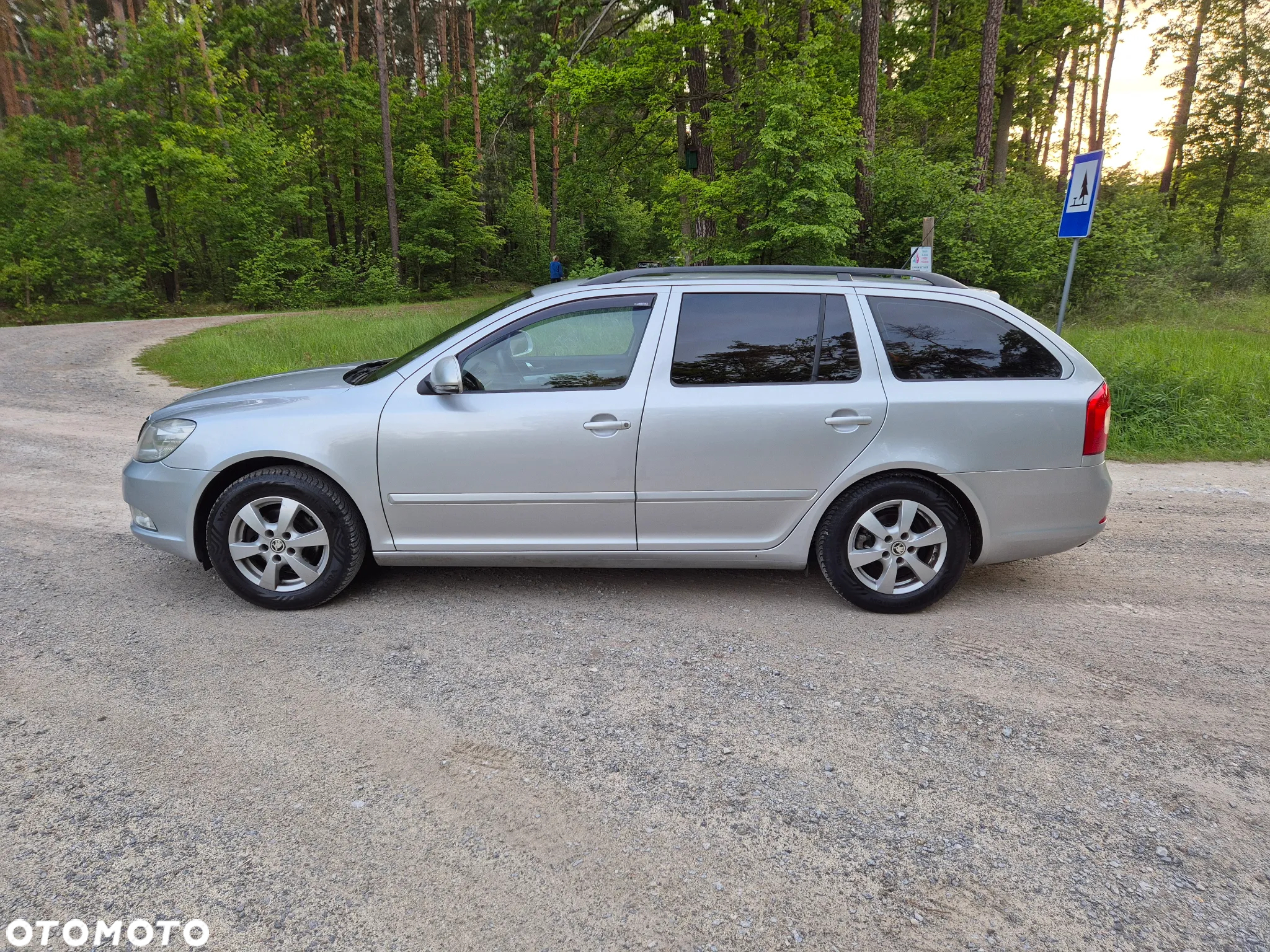 Skoda Octavia Combi 1.6 Automatik IMPULS EDITION - 12