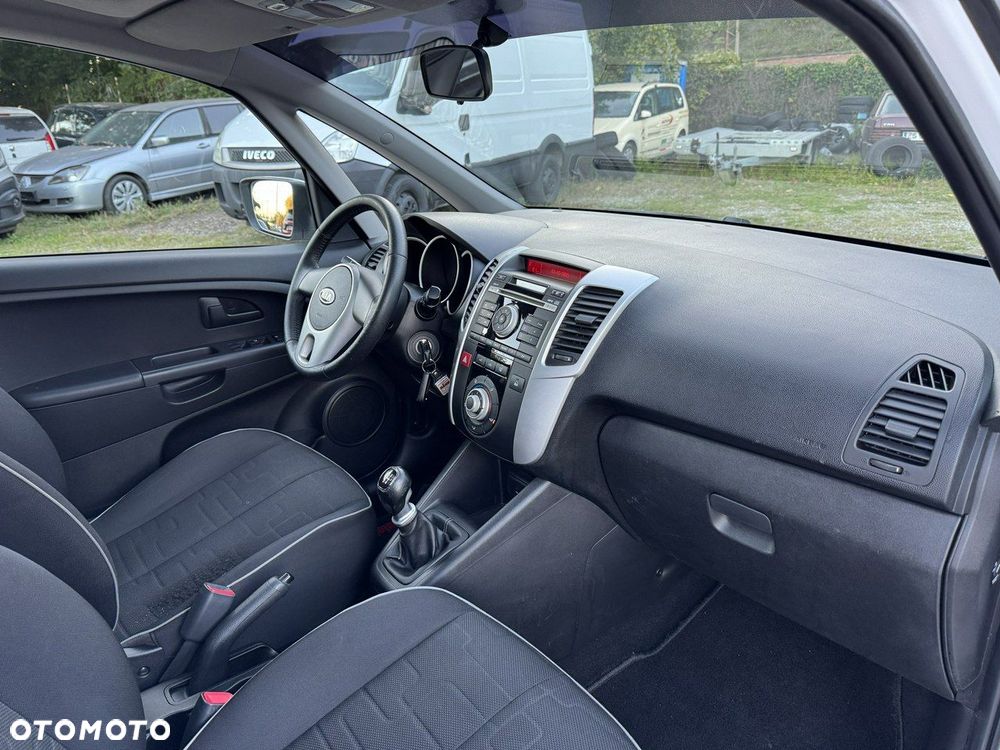 Kia Venga - 18
