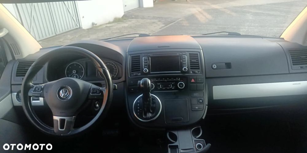 Volkswagen Multivan - 16