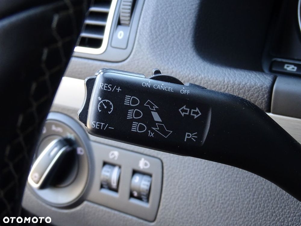 Volkswagen Touran 1.6 TDI DPF BlueMotion Technology DSG STYLE - 34