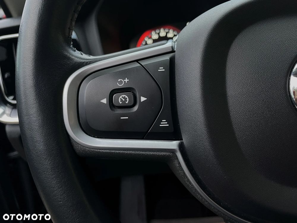 Volvo V60 D4 Geartronic Summum - 24