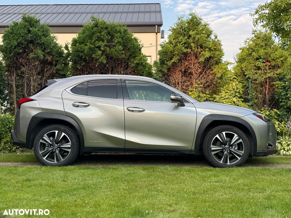 Lexus UX - 15