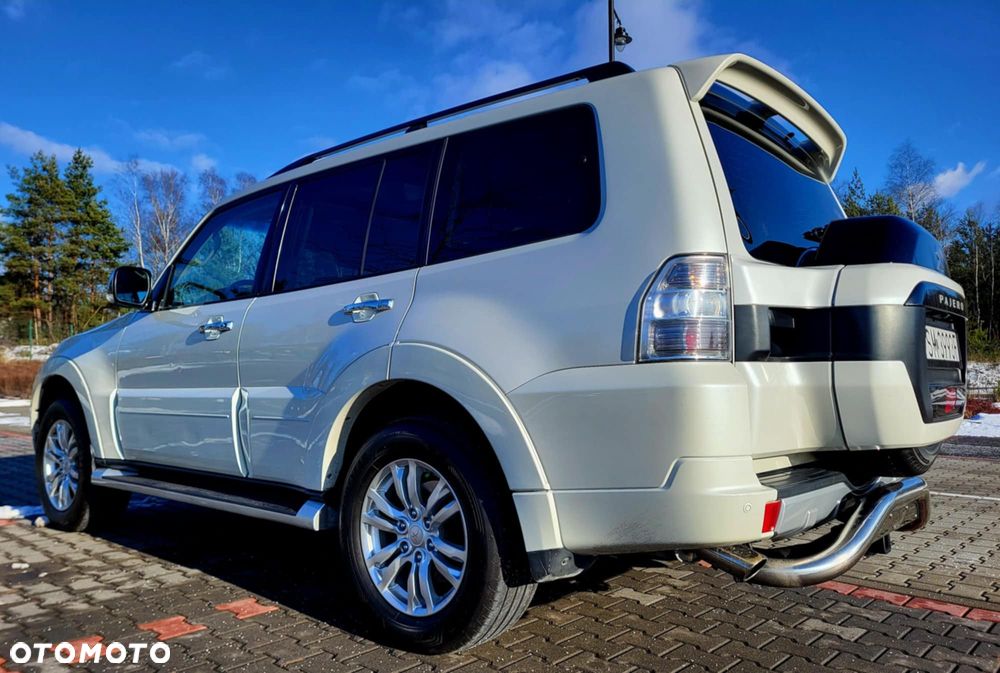 Mitsubishi Pajero - 22